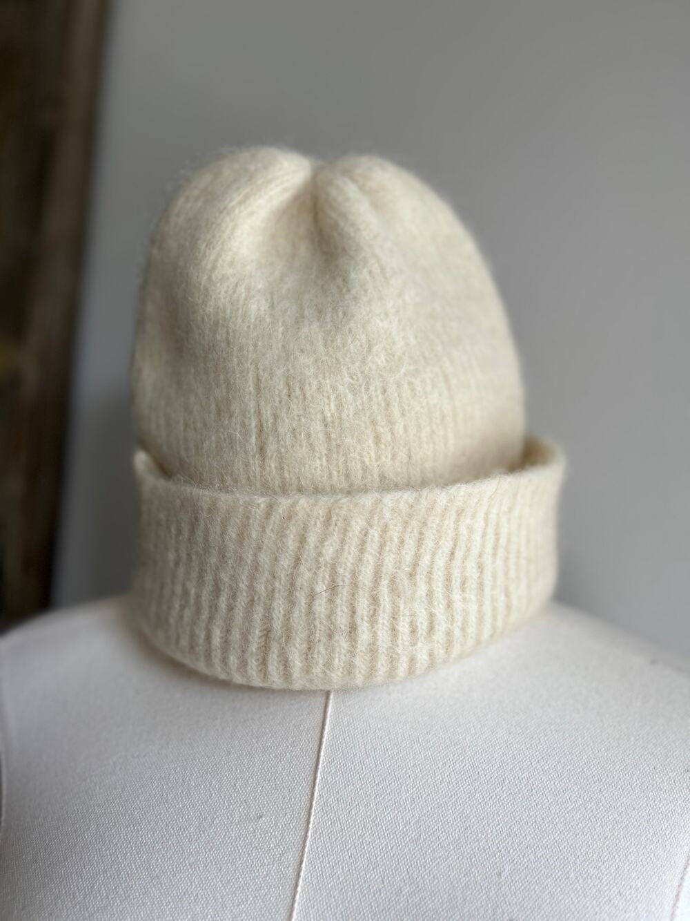 Vintage White Wool Beanie Roll Brim Icelandic Hat